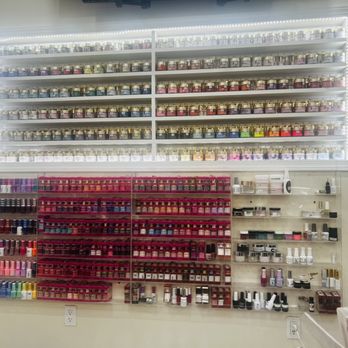 Dazy Daisy Nails & Spa - Color selection - Nail Salons Near Me - Orange, California