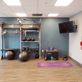 Hampton Inn Buffalo - Amherst - Fitness center 3 - Hotels Near Me - Buffalo/amherst, New York Hampton Inn Buffalo - Amherst - Fitness center 3 - Hotels Near Me - Buffalo/amherst, New York