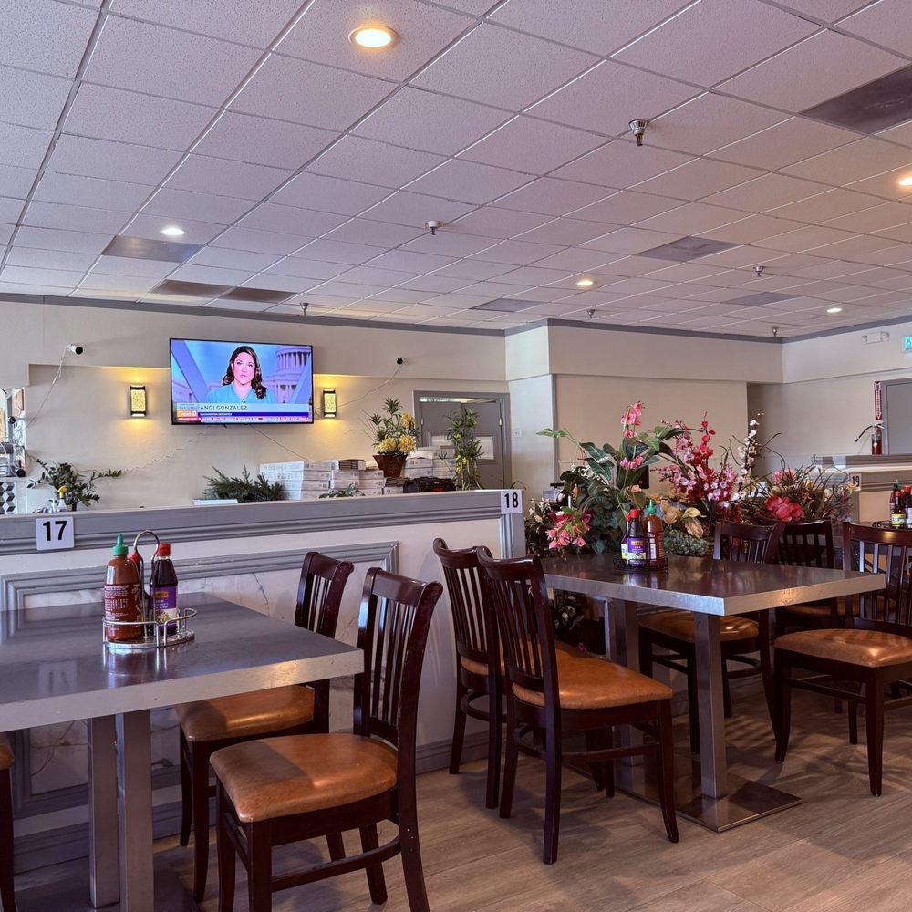 Pho House - Empty dining room - Vietnamese Near Me - Hemet, California Pho House - Empty dining room - Vietnamese Near Me - Hemet, California