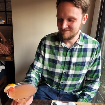 Earl's New American - Grapefruit type cocktail - Seafood Near Me - New Hope, Pennsylvania Earl's New American - Grapefruit type cocktail - Seafood Near Me - New Hope, Pennsylvania
