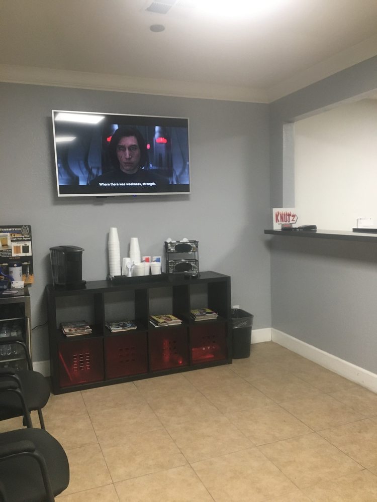 KNUTZ AUTO & TRUCK 19 Photos & 90 Reviews 901 Placer Blvd, Rocklin