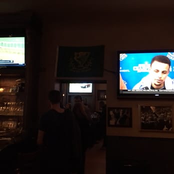 Clover Sports and Leisure - Pubs Near Me - Chicago, Illinois