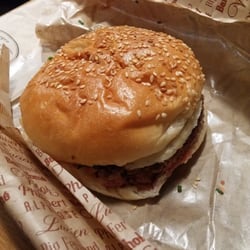 Big Fernand - Hamburge boeuf raclette oignon confits et sauces diverses