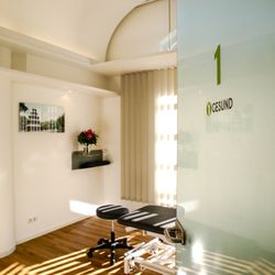 GESUND. Reha rechts der Isar - GESUND Physiotherapie München - in Haidhausen. Wir begrüßen Sie gerne in unseren hellen, großen Behandlungsräumen.