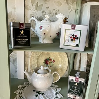 O'Brien's Irish Pub - Antique tea pots and teas - Irish Pub Near Me - Warrenton, Virginia O'Brien's Irish Pub - Antique tea pots and teas - Irish Pub Near Me - Warrenton, Virginia