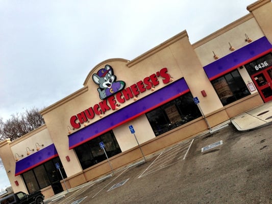 Chuck E. Cheese by null