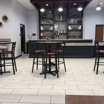 Drury Plaza Hotel - Bar area. - Hotels Near Me - Florence, Kentucky