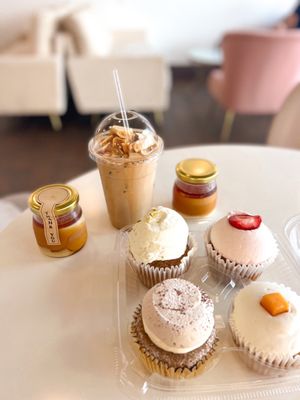 Whipped Bakery & Cafe Leander by null