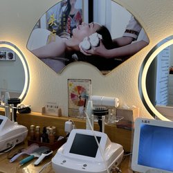 Therascalp Spa - It's very relaxing to have the scalp spa, I like their service and the nice environment.