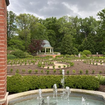 Missouri Botanical Garden - Maze - Botanical Gardens Near Me - Saint Louis, Missouri
