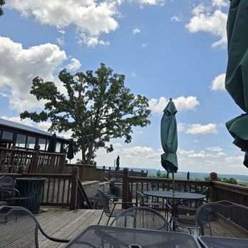 Montelle Winery - Wineries Near Me - Augusta, Missouri
