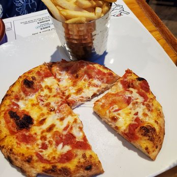 Druthers Brewing - Kids meal pizza, my kid liked it - Brewpubs Near Me - Schenectady, New York