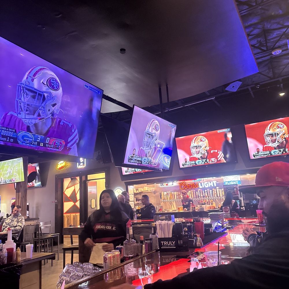 Texas Huddle - TV - Chicken Wings Near Me - Webster, Texas