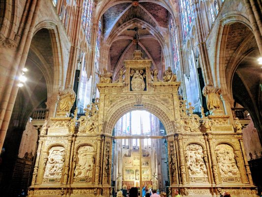 León Cathedral by null