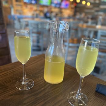 On The Kirb - Pineapple Mimosas - Gastropubs Near Me - Katy, Texas