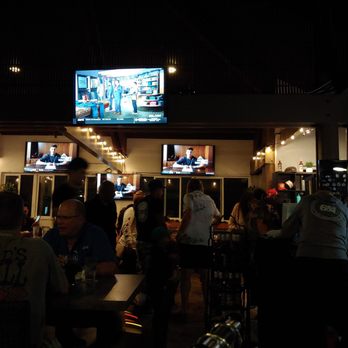 Restaurant 604 - Dining area - Breakfast & Brunch Near Me - Honolulu, Hawaii