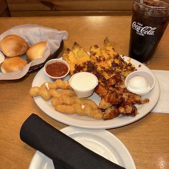 Texas Roadhouse - Vibes!! Featuring rolls! - Seafood Near Me - Florence, Kentucky