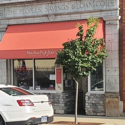Michael's Bakery - The exterior of micheals bakery, street view