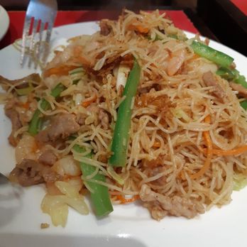 Dumpling House Restaurant - Singaporean style fried rice noodle - Chinese Near Me - Toronto, Ontario Dumpling House Restaurant - Singaporean style fried rice noodle - Chinese Near Me - Toronto, Ontario