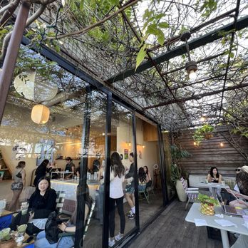Daydrift - small patio area next to shop - Coffee & Tea Near Me - Costa Mesa, California