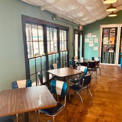 Captain Quack's Coffeehouse - Main coffee seating area