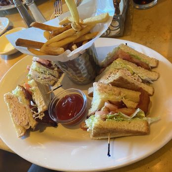 The Cheesecake Factory - The Club - American Near Me - Oxnard, California