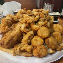 Massive amounts of food in this platter. Massive amounts of food in this platter.