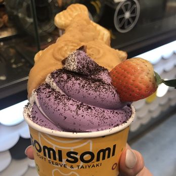 Somisomi - Milk and Ube Swirl with toppings, Oreo sprinkled on top and strawberry and Ah-boong - Desserts Near Me - Cupertino, California