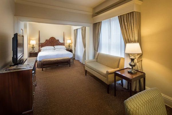 The Seelbach Hilton Louisville by null
