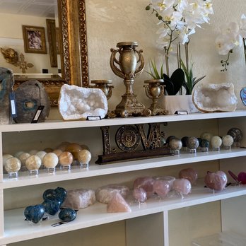 Chique Rock Shop - Gemstones & Minerals Near Me - Las Vegas, Nevada