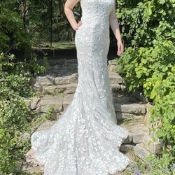 A Moment in Time Bridal - Unique lace