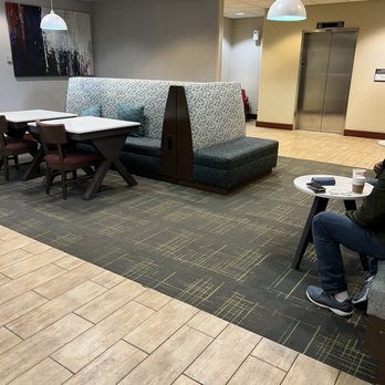 Hampton Inn & Suites Newark-Harrison-Riverwalk - Lobby - Hotels Near Me - Harrison, New Jersey Hampton Inn & Suites Newark-Harrison-Riverwalk - Lobby - Hotels Near Me - Harrison, New Jersey