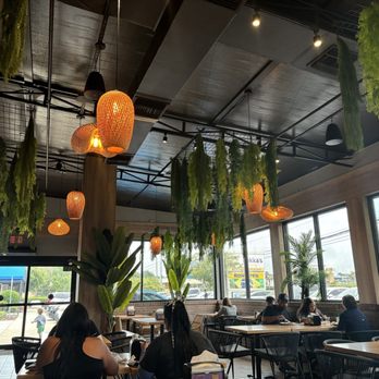 Rokka's Market - Additional dining area with plenty of space. - Brazilian Near Me - Windermere, Florida