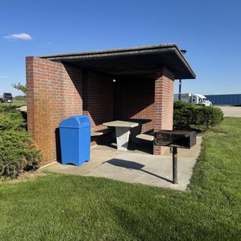 Melia Hill Rest Area WB - Rest Stops Near Me - Gretna, Nebraska