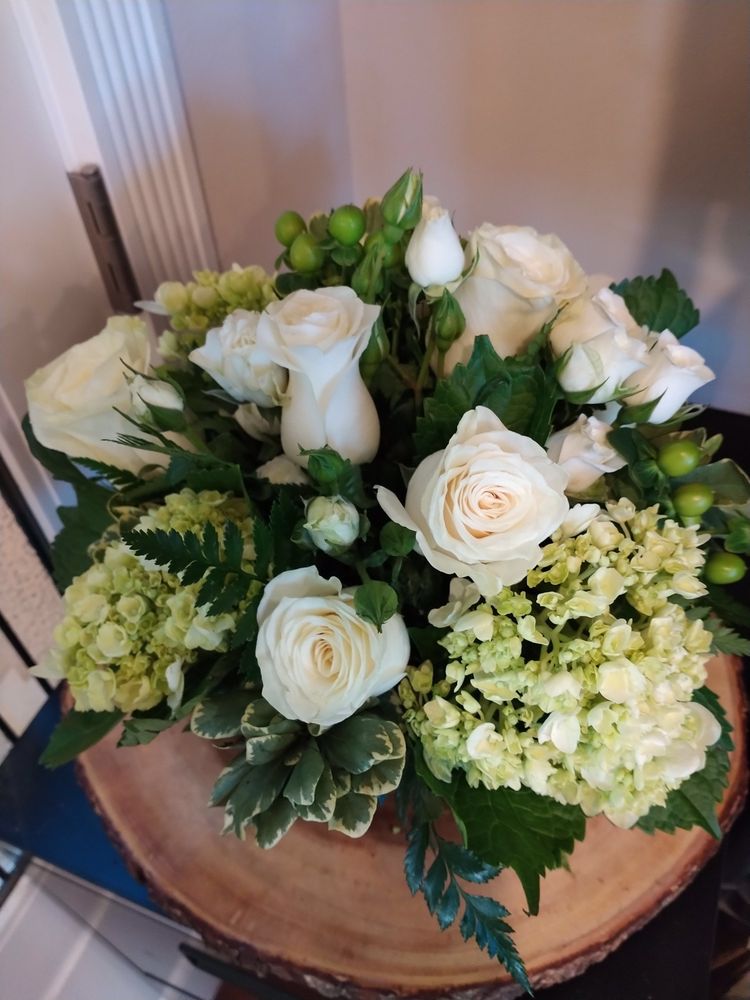 BRITTANY FLOWERS OF KIRKLAND Updated August 2024 19 Photos & 43