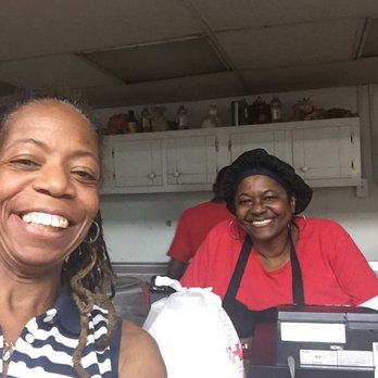 Ray's World Famous Bar-B Que - Selfie with owner - Barbeque Near Me - West Memphis, Arkansas Ray's World Famous Bar-B Que - Selfie with owner - Barbeque Near Me - West Memphis, Arkansas