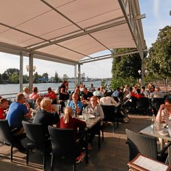 Chinarestaurant Rheinpark Café - obere Terrasse am Rhein