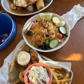 Gilligan's Seafood Restaurant - Beaufort - Seafood Near Me - Beaufort, South Carolina