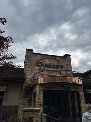 Cheddar's Scratch Kitchen by null