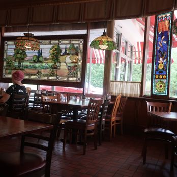 Walker Bros. The Original Pancake House - Colorful and elegant decor. - Breakfast & Brunch Near Me - Wilmette, Illinois Walker Bros. The Original Pancake House - Colorful and elegant decor. - Breakfast & Brunch Near Me - Wilmette, Illinois