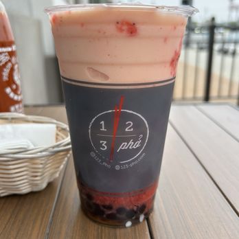 123 Pho - Playa Vista - Strawberry Mango Green Tea Smoothie with boba - Vietnamese Near Me - Los Angeles, California 123 Pho - Playa Vista - Strawberry Mango Green Tea Smoothie with boba - Vietnamese Near Me - Los Angeles, California