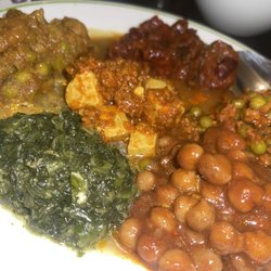 Earthen Jar - Chana masala, tofu masala, mushrooms in Sauce with kidney beans, Sag Tofu (per pound)