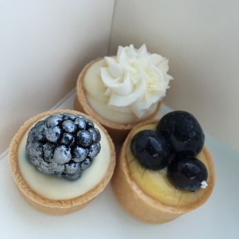 Sinners & Saints Desserts - Blackberry Vanilla Tart, Lemon Blueberry Tart, and Banana Cream Tart - Yum - Bakeries Near Me - Venice, California Sinners & Saints Desserts - Blackberry Vanilla Tart, Lemon Blueberry Tart, and Banana Cream Tart - Yum - Bakeries Near Me - Venice, California