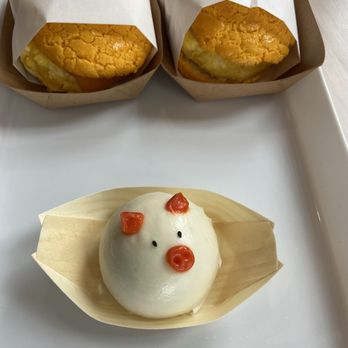 Cafe Aloe - Piggy Bun, Pineapple Egg Sandwich, HK Sandwich with sausage - Cafes Near Me - Bellevue, Washington