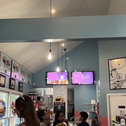 Pearl Street Treats - Interior