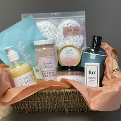 Perfect Peach Waxing - Mother's Day gift basket! Follow me on Instagram to stay on top of all my giveaways.