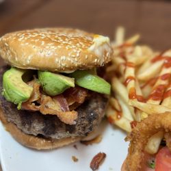 Hauppauge Palace Diner - Avocado burger