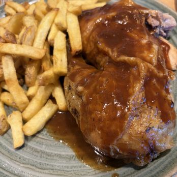 Le Bistrot 14 - 1/2 farm chicken with gravy and fries - Restaurants Near Me - Pessac, 33 Le Bistrot 14 - 1/2 farm chicken with gravy and fries - Restaurants Near Me - Pessac, 33