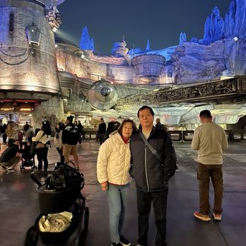Star Wars: Galaxy's Edge - IG: @ammysalamii - Amusement Parks Near Me - Anaheim, California