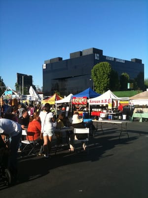 Sherman Oaks Farmers Market by null
